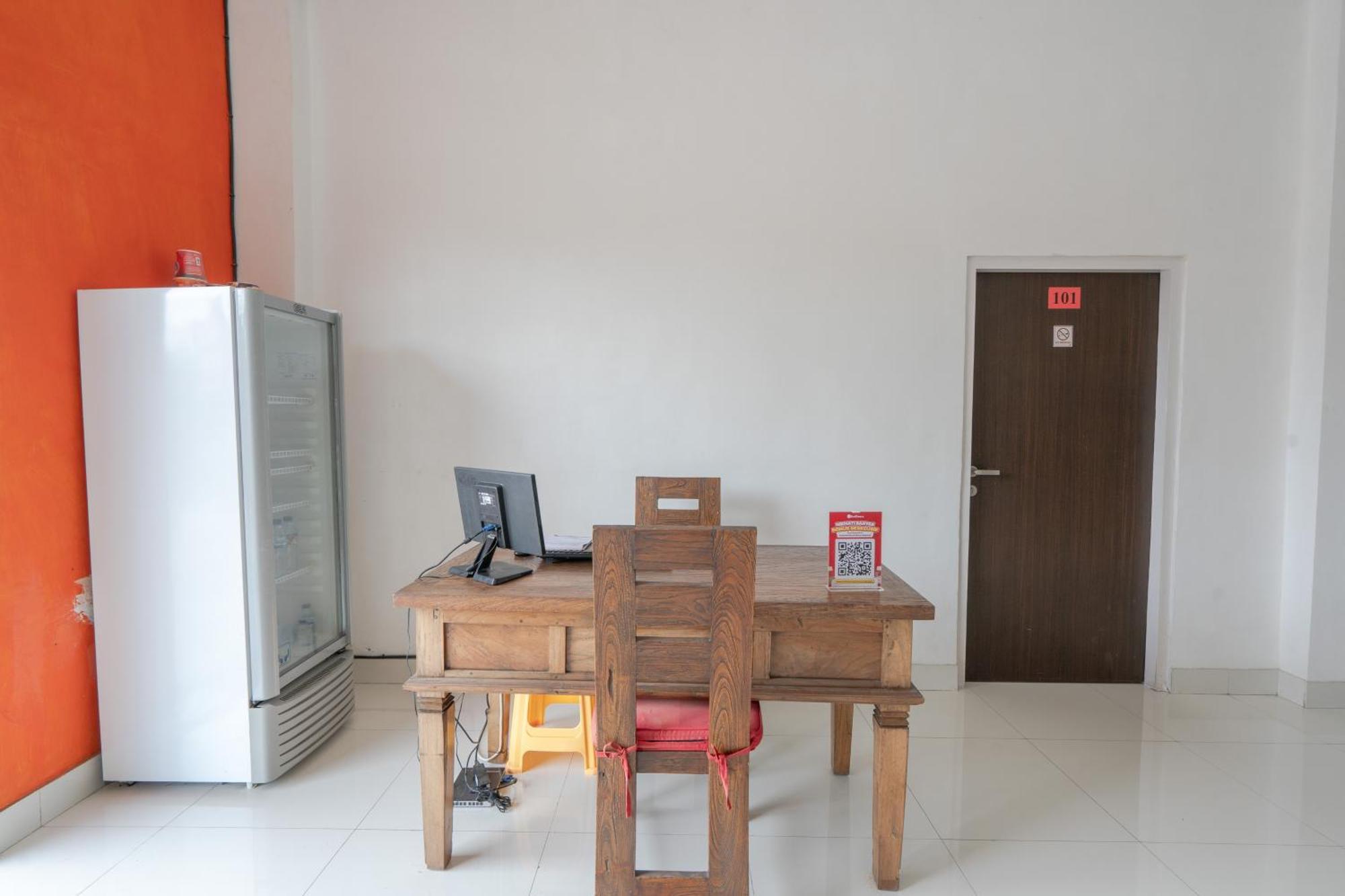 Reddoorz Near Ubud Village Sukawati  Exterior photo
